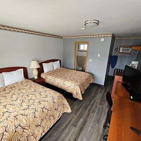 Forest Plaza Motel Mount Forest Exteriér fotografie