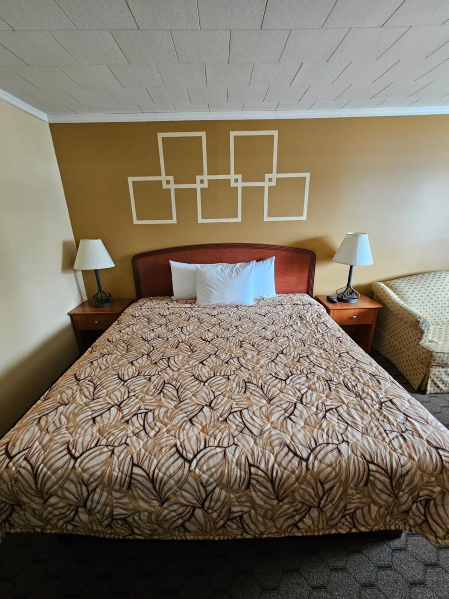 Forest Plaza Motel Mount Forest Exteriér fotografie