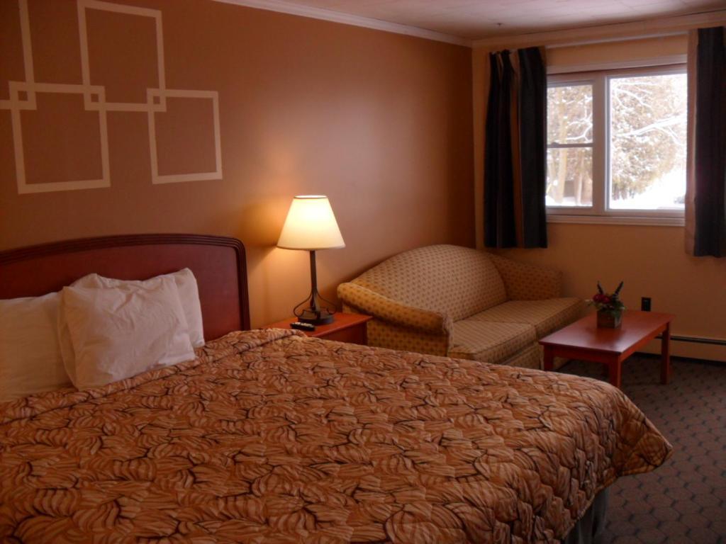 Forest Plaza Motel Mount Forest Exteriér fotografie