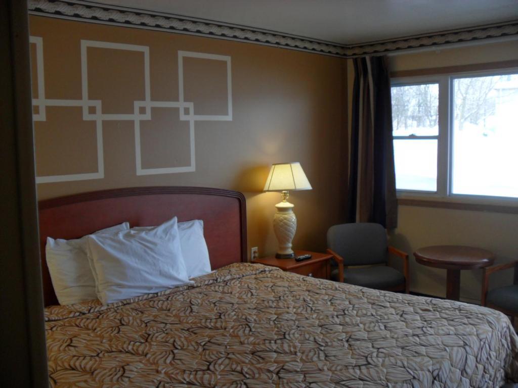 Forest Plaza Motel Mount Forest Exteriér fotografie