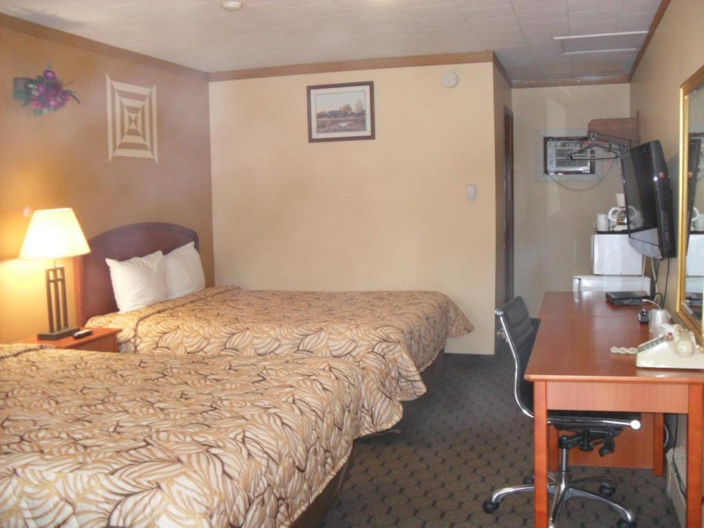 Forest Plaza Motel Mount Forest Exteriér fotografie